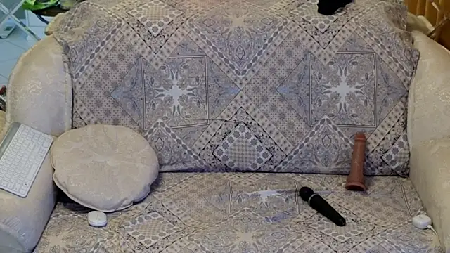 Alyonushkadarling live sex cam