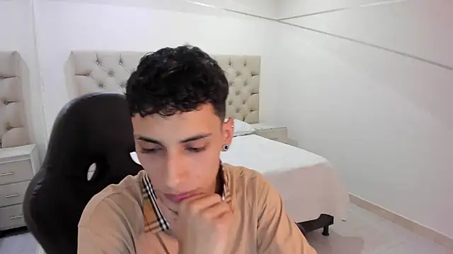 JhoanLeandro live sex cam