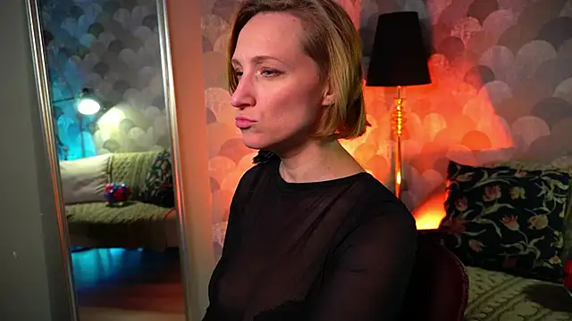 UmaTruewoman live sex cam