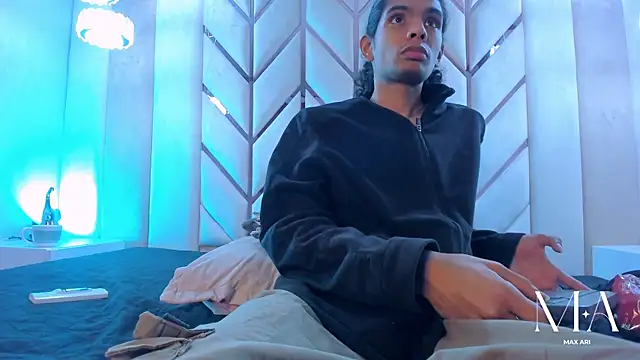 Max_Ari live sex cam