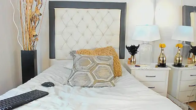 GaleHodge live sex cam