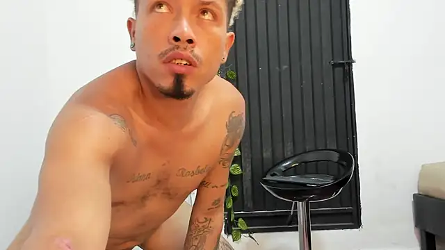 2Hot4You_OS's cam snapshot