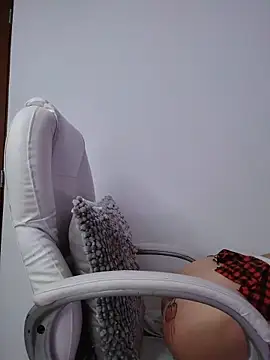 MIA25___'s cam snapshot