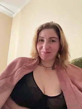 _Crystal_2's cam snapshot