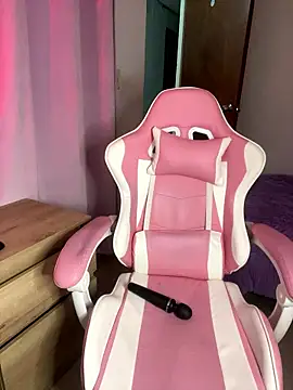 Emily-14's cam snapshot