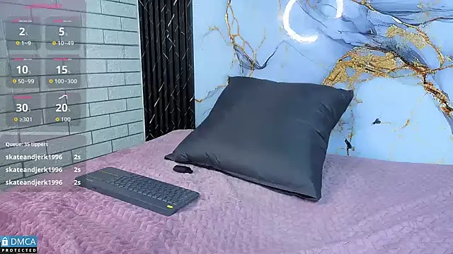 MaeveKuro live sex cam