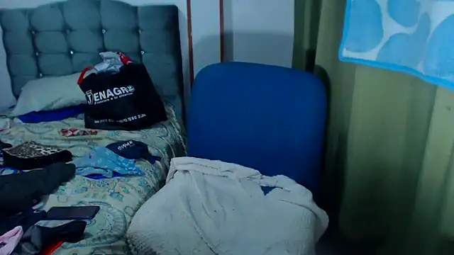 AmaraRoberts420 live sex cam