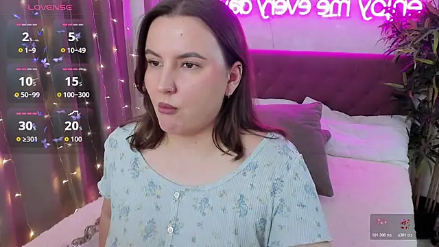 FeralPeach live sex cam