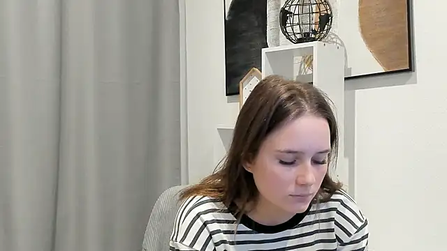 GenevieNyreen's cam snapshot