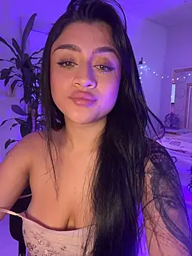 lucianaroy live sex cam