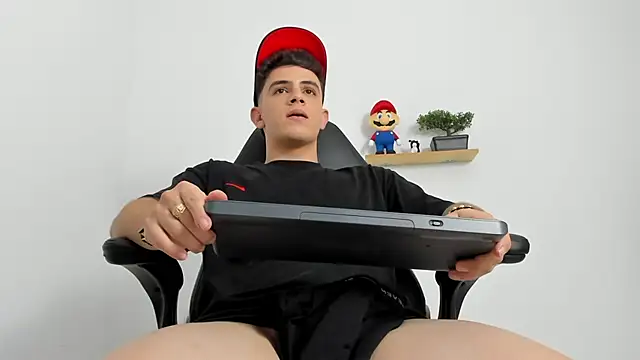 Mikecooper live sex cam