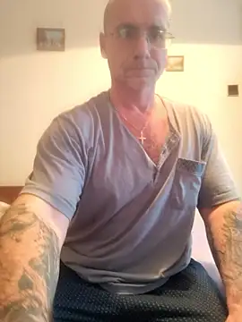 chcem1975's cam snapshot