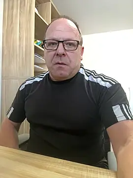 coupleLatinaLovers's cam snapshot