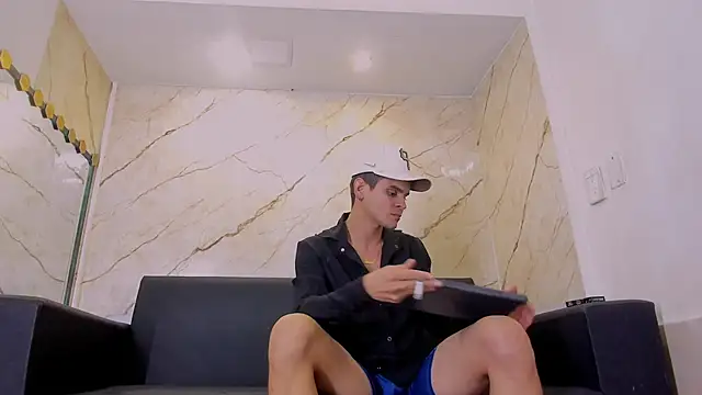 liam_coleman25 live sex cam