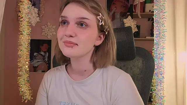 ELLIEJAY's cam snapshot