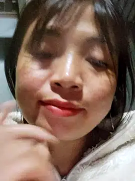 miumiu_sexy2x's cam snapshot