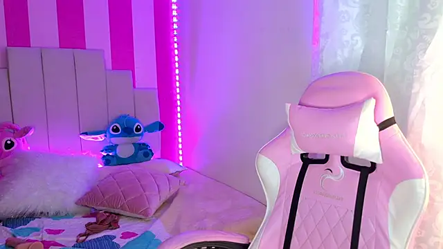 AliiceBrown_'s cam snapshot