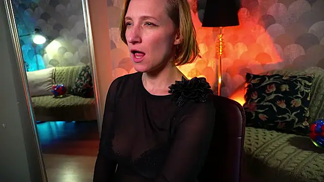 UmaTruewoman live sex cam