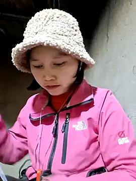 bimbim-cute's cam snapshot