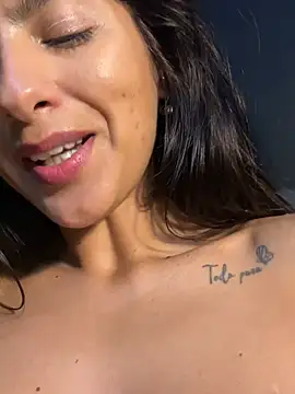 chicachocolate01 live sex cam