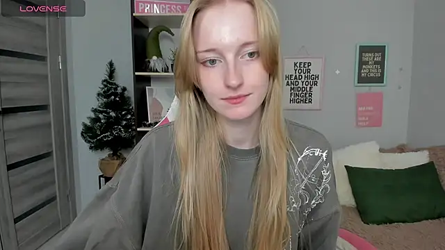 Cinnabonnn_'s cam snapshot