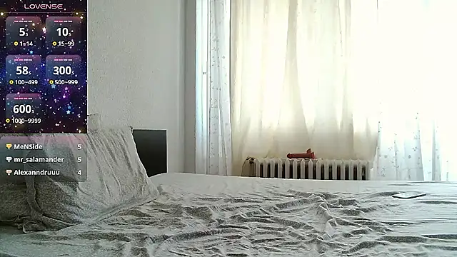 CharmingWitchy's cam snapshot