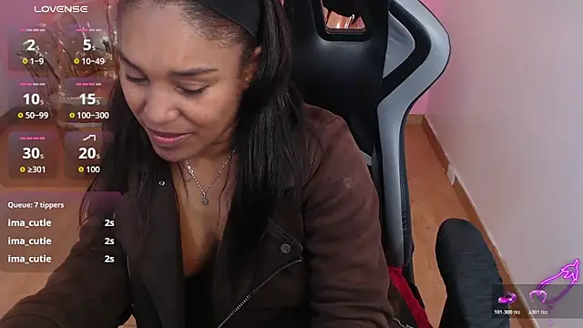 kamala_a's cam snapshot