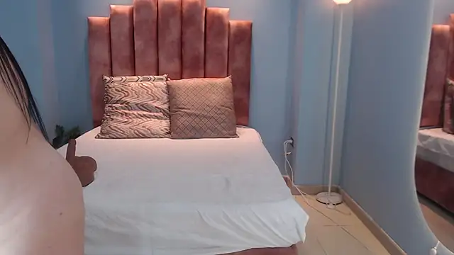 Violetta_rainbow's cam snapshot