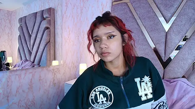 redd_pandaa live sex cam