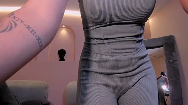 TaraLawrence's cam snapshot