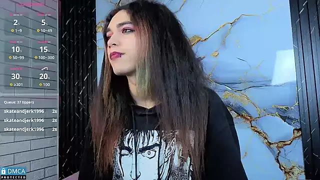 MaeveKuro live sex cam