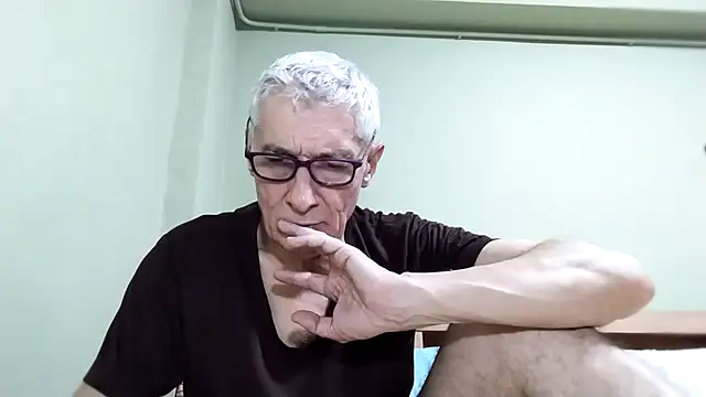 BIGUNCUTHARDCOCK live sex cam