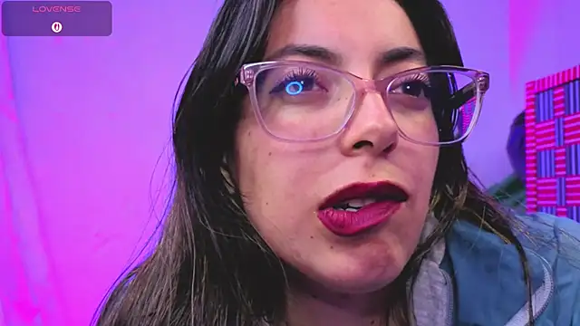 Miranda_sexlove_'s cam snapshot