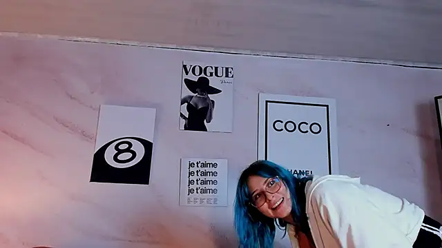 Ramona_Flower live sex cam