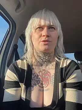 poussichienne live sex cam