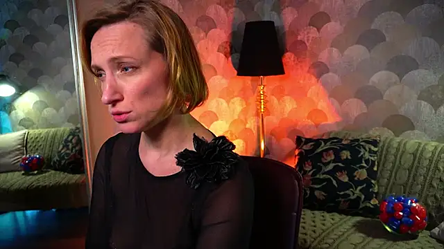 UmaTruewoman live sex cam