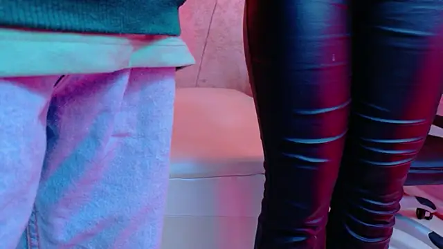 CharlotteandTaylorr live sex cam