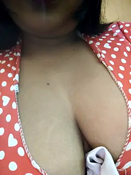 Cranberry_70's cam snapshot