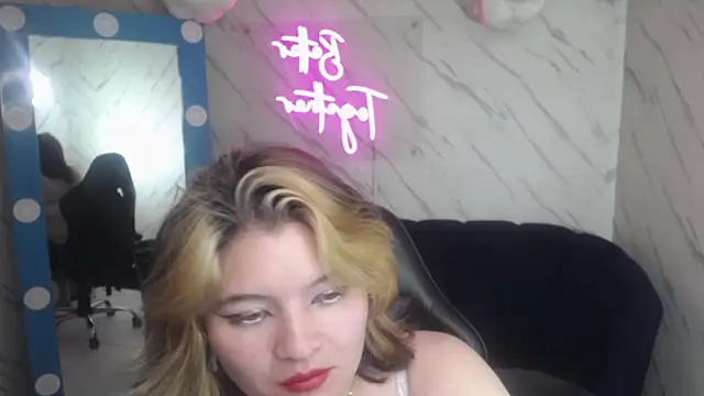 Nezuko_v's cam snapshot