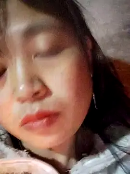 miumiu_sexy2x's cam snapshot