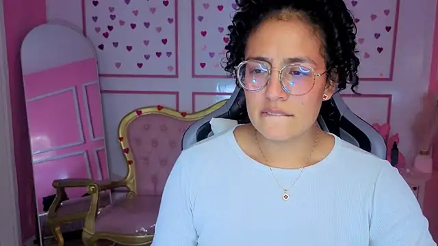 tamara_brown_t's cam snapshot