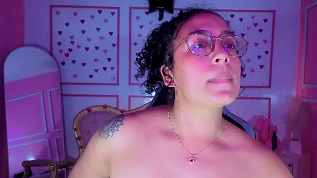 tamara_brown_t's cam snapshot