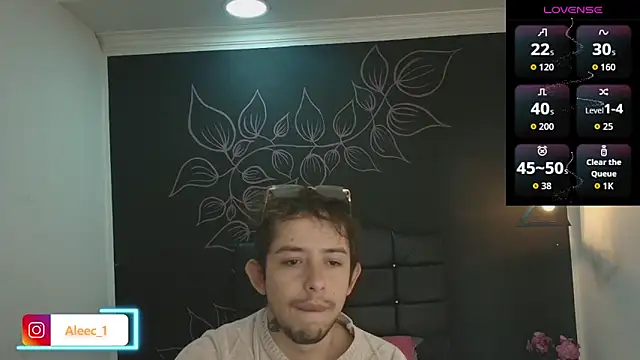 Aleecandrews live sex cam