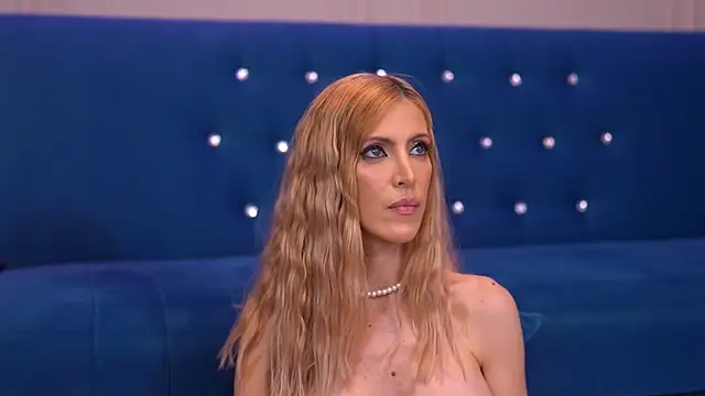 EllaBlake's cam snapshot