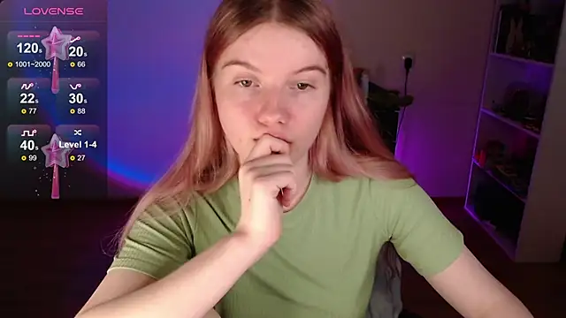 Strawberry_juli live sex cam