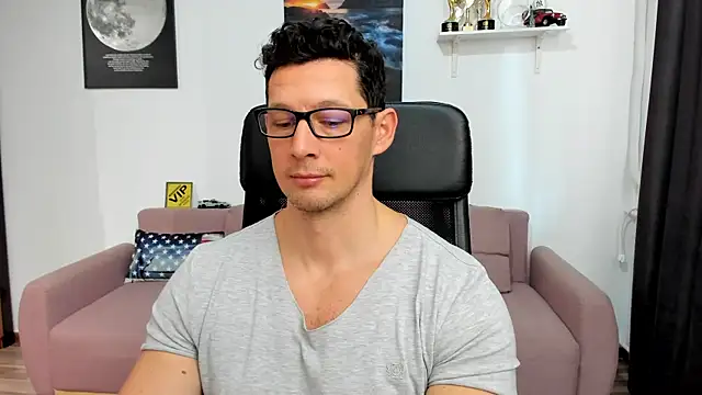 BrutusK08 live sex cam