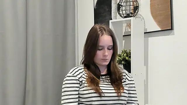 GenevieNyreen's cam snapshot