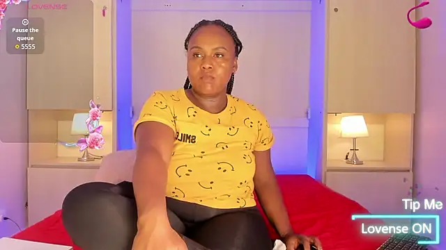 EmilyyStuart's cam snapshot