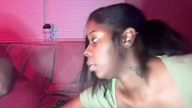 piscesaurora's cam snapshot