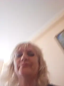 AliceStar333's cam snapshot